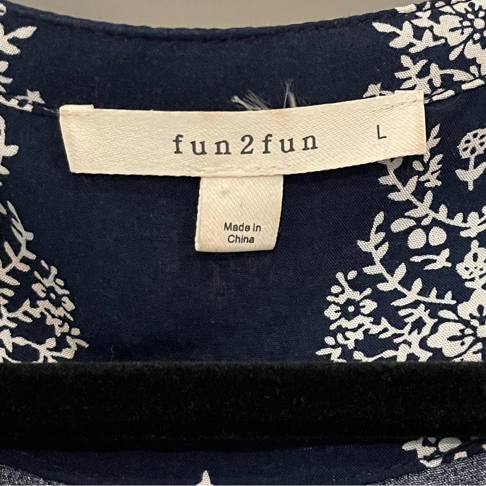Kedzie Henley Top. Size Large - Picture 3 of 5
